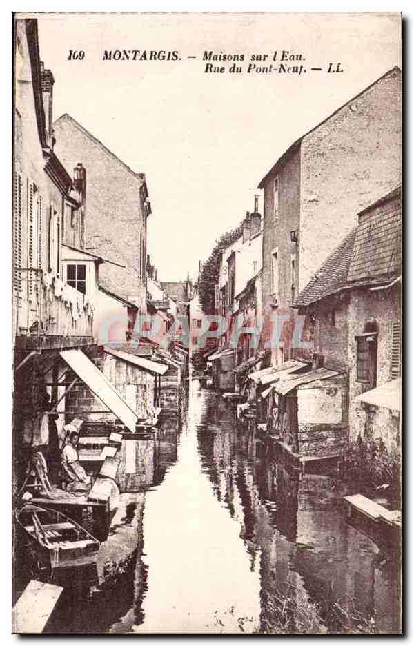 CPA Montargis Maisons sur l'eau Rue du Pont neuf