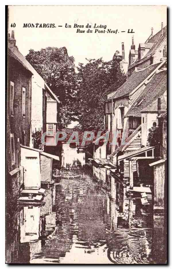 CPA Montargis Un bras du Loing Rue du pont neuf