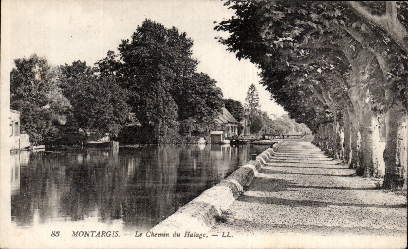 CPA Montargis Le chemin du halage