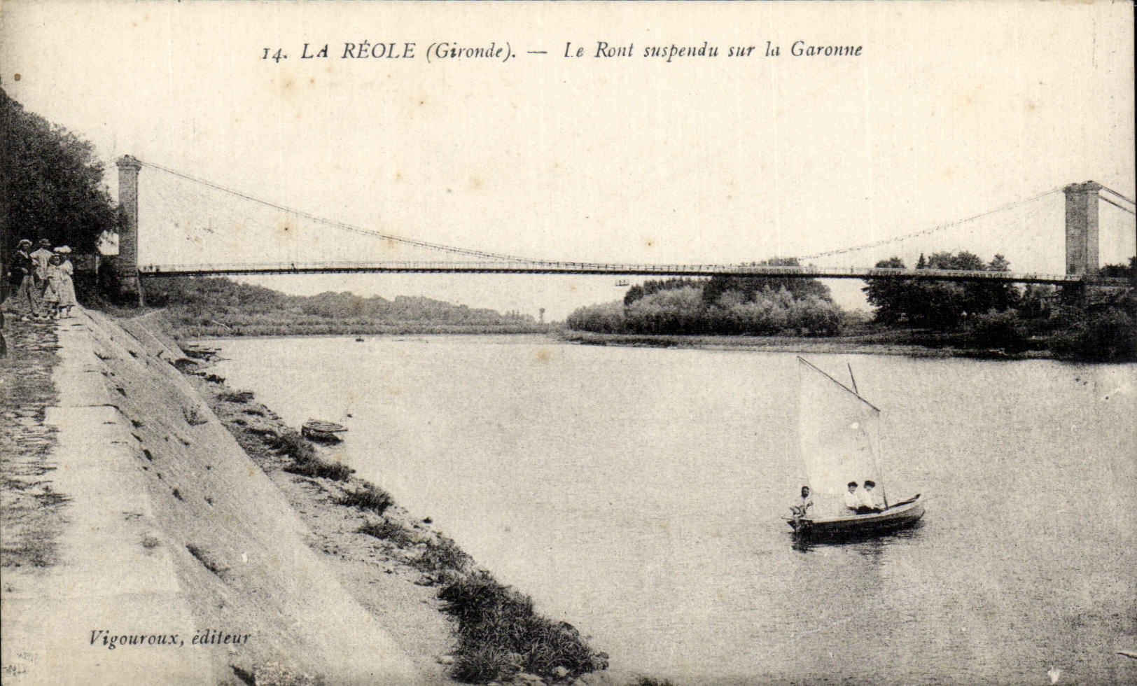 CPA La Reole Le pont suspendu sur la Garonne