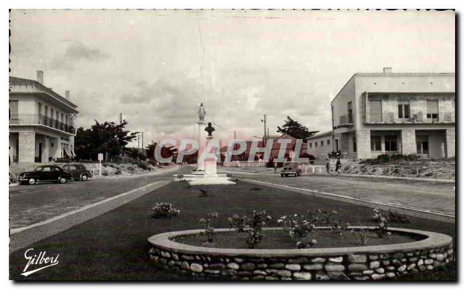 CPSM Montalivet les Bains Le rond point et l'avenue