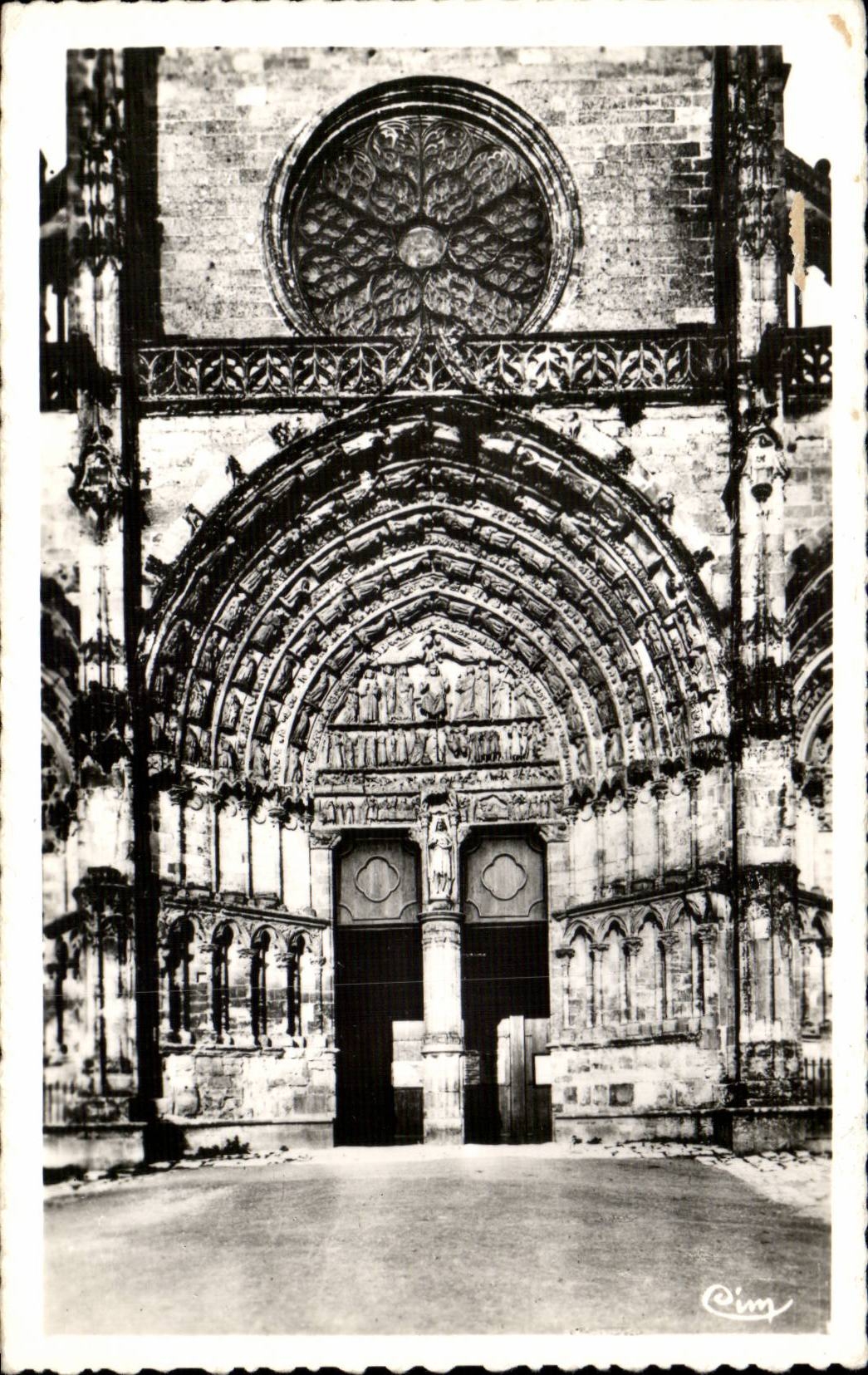 CPSM Bazas Porche de la cathedrale