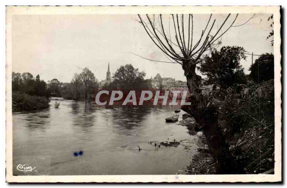 CPSM Coutras Bords de la Dronne