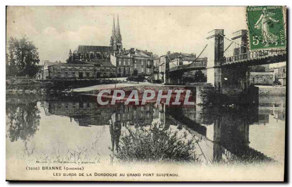 CPA Branne Les bords de la Dordogne au grand pont suspendu