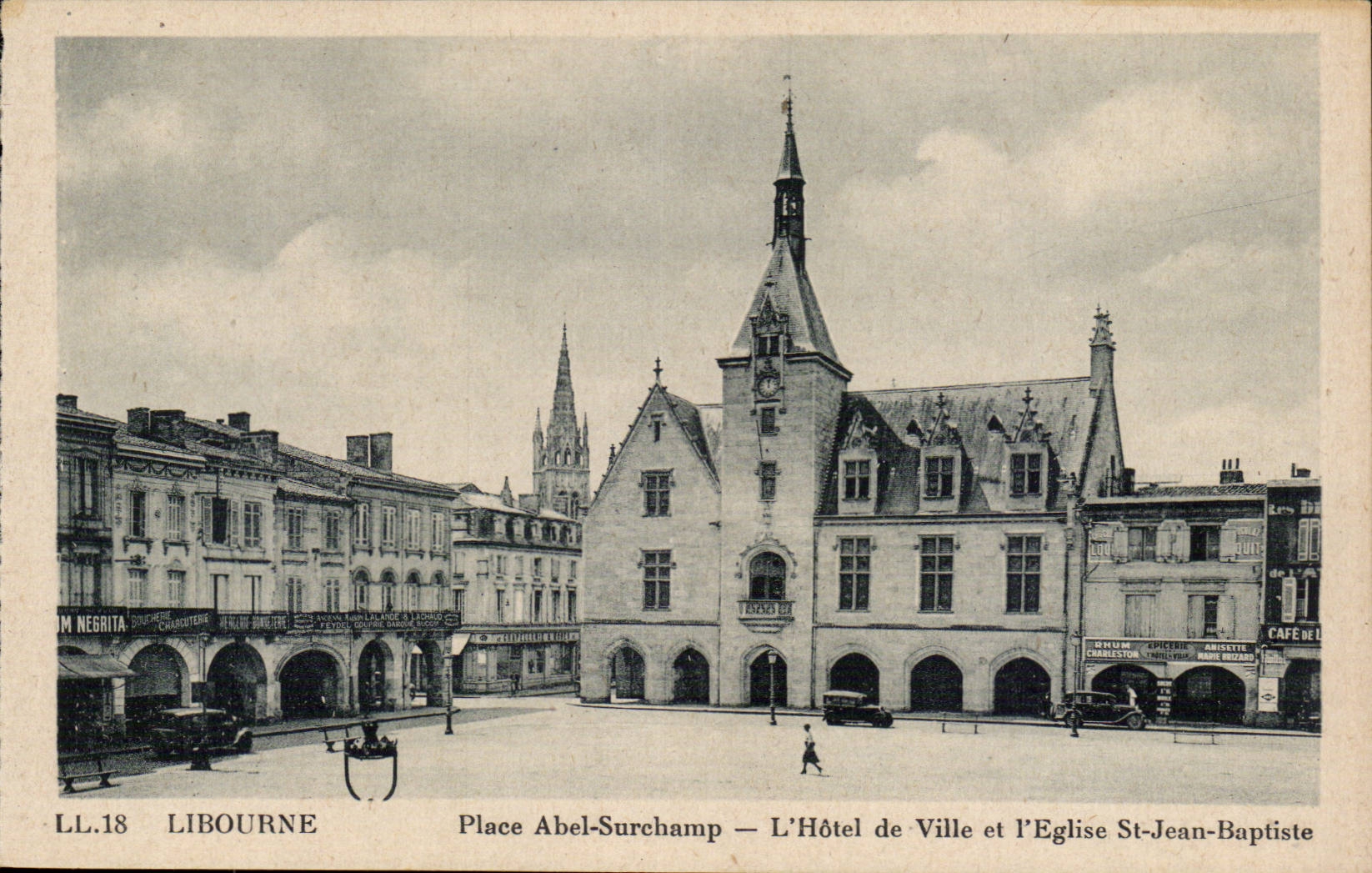CPA Libourne Place Abel Surchamp L'hotel de ville et l'eglise St Jean Baptiste