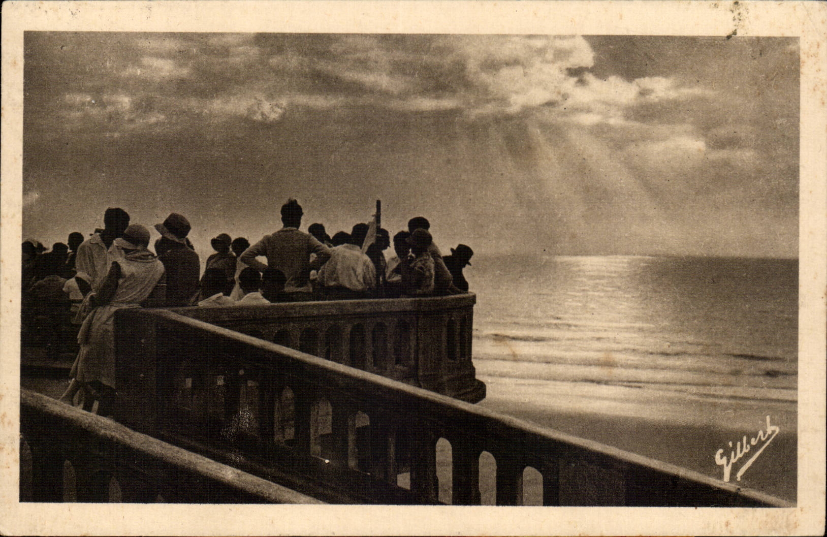 CPA Soulac sur Mer Coucher de soleil vu du ponton