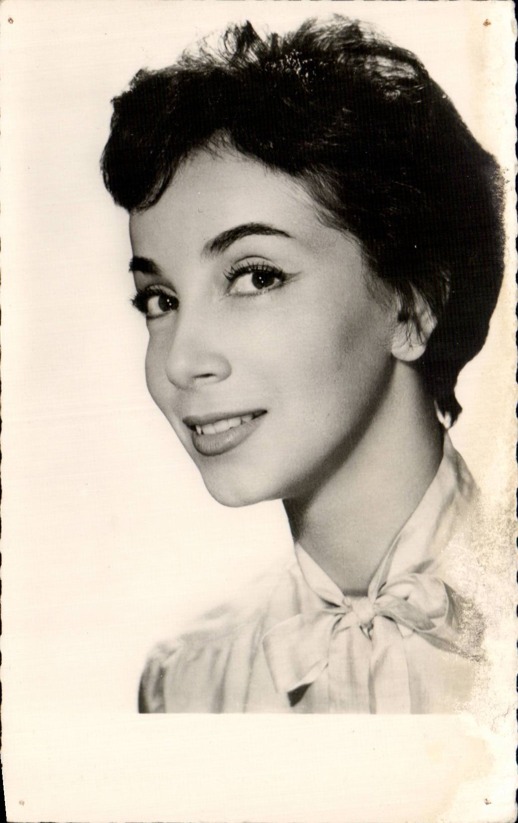 CPSM Cinema Acteur Actrice Andrea Parisy