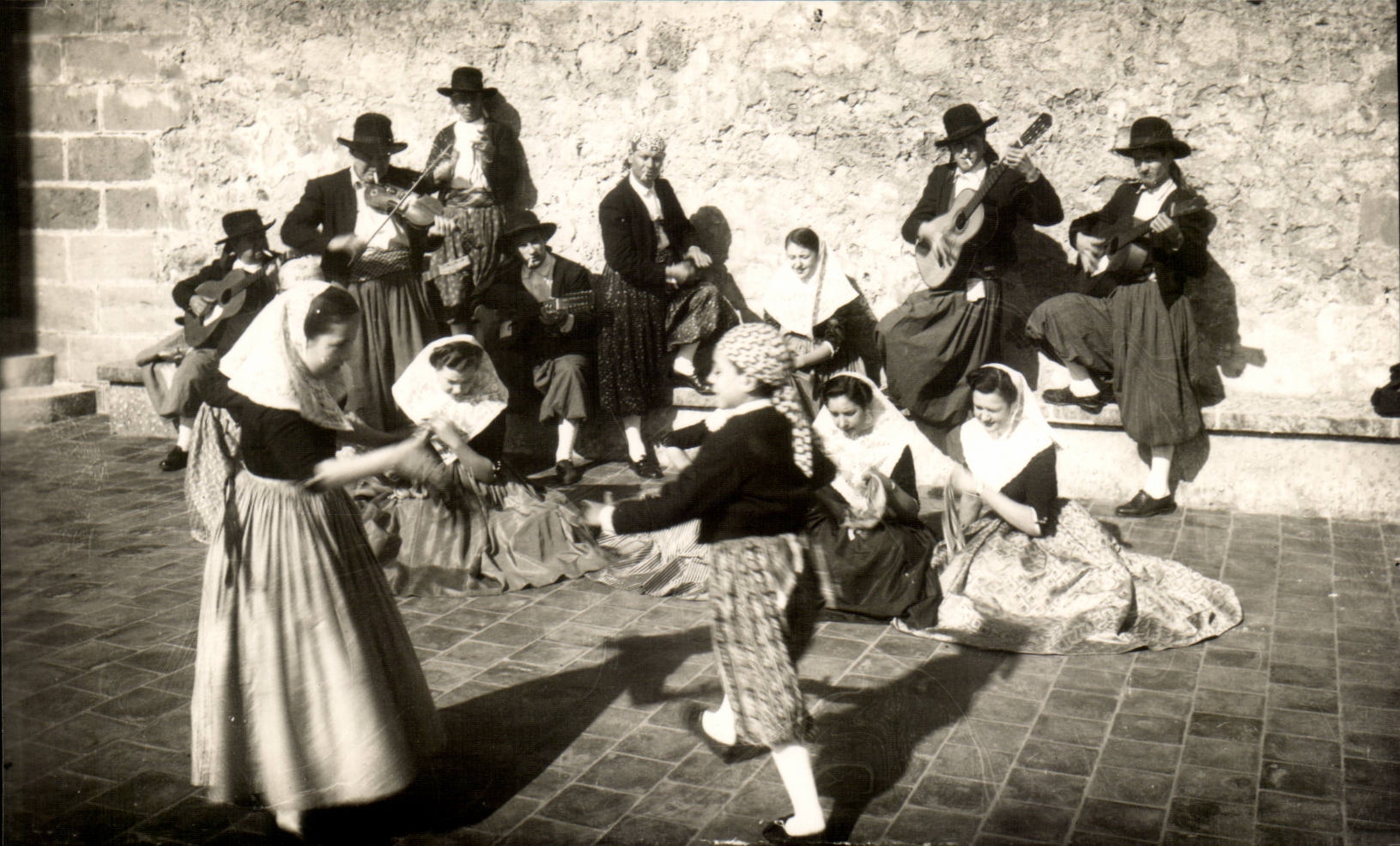 CPSM Espagne Spain Espana Mallorca Danzas tipicas El Parado de Valldemosa Danses typiques Folklore