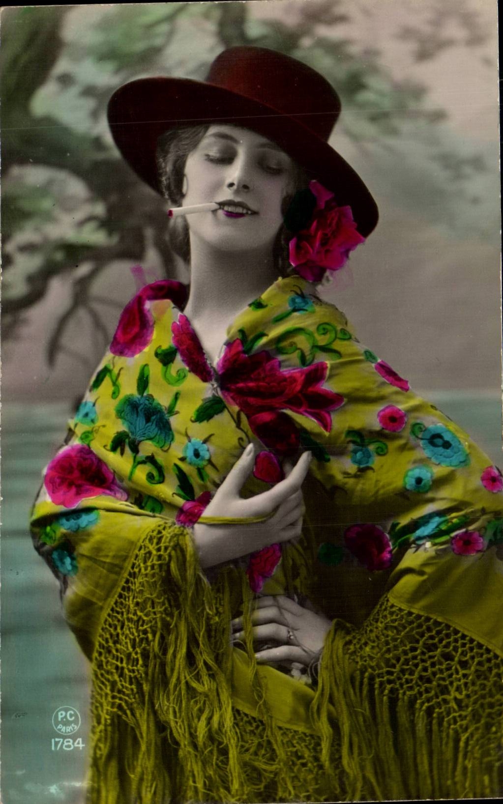 CPA Espagne Spain Espana Femme Folklore Costume