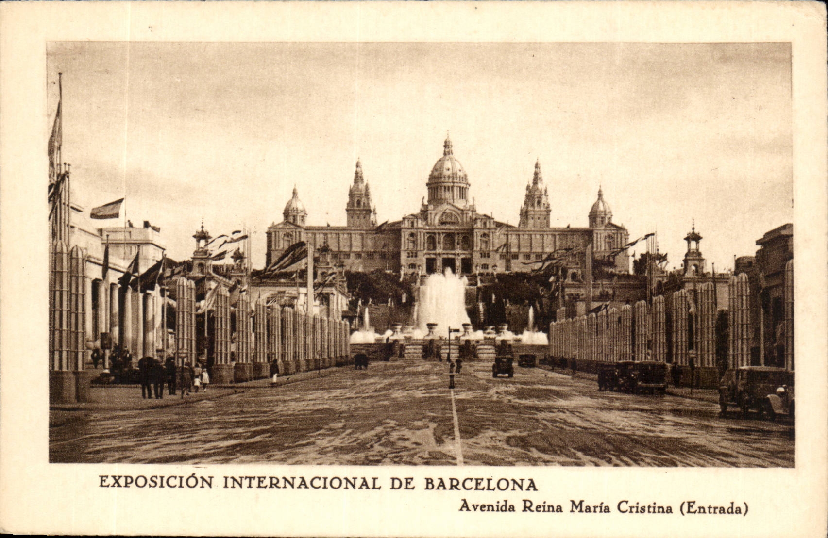 CPA Espagne Spain Espana Exposicion Internacional de Barcelona Avenida Reina Maria Cristina (entrada)