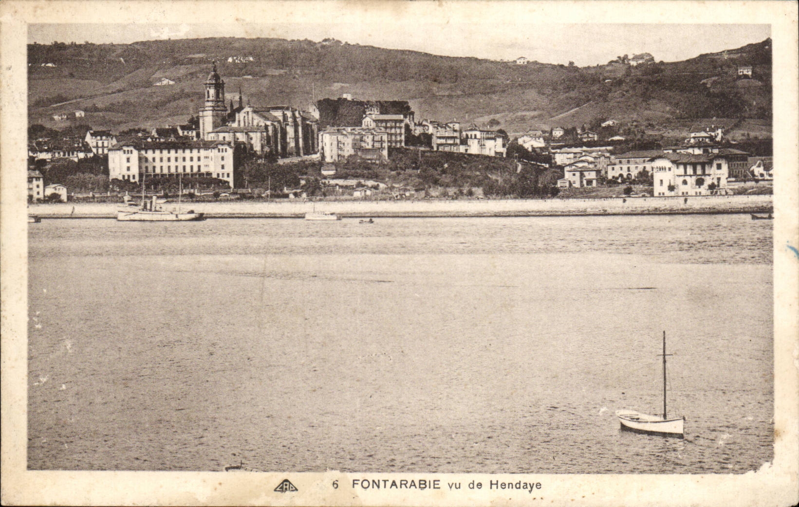 CPSM Espagne Spain Espana Fontarabie vue de Hendaye