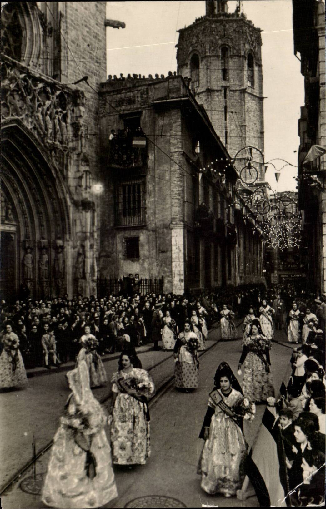 CPA Espagne Espana Spain Valencia Ofrenda de Flores a la Virgen 
