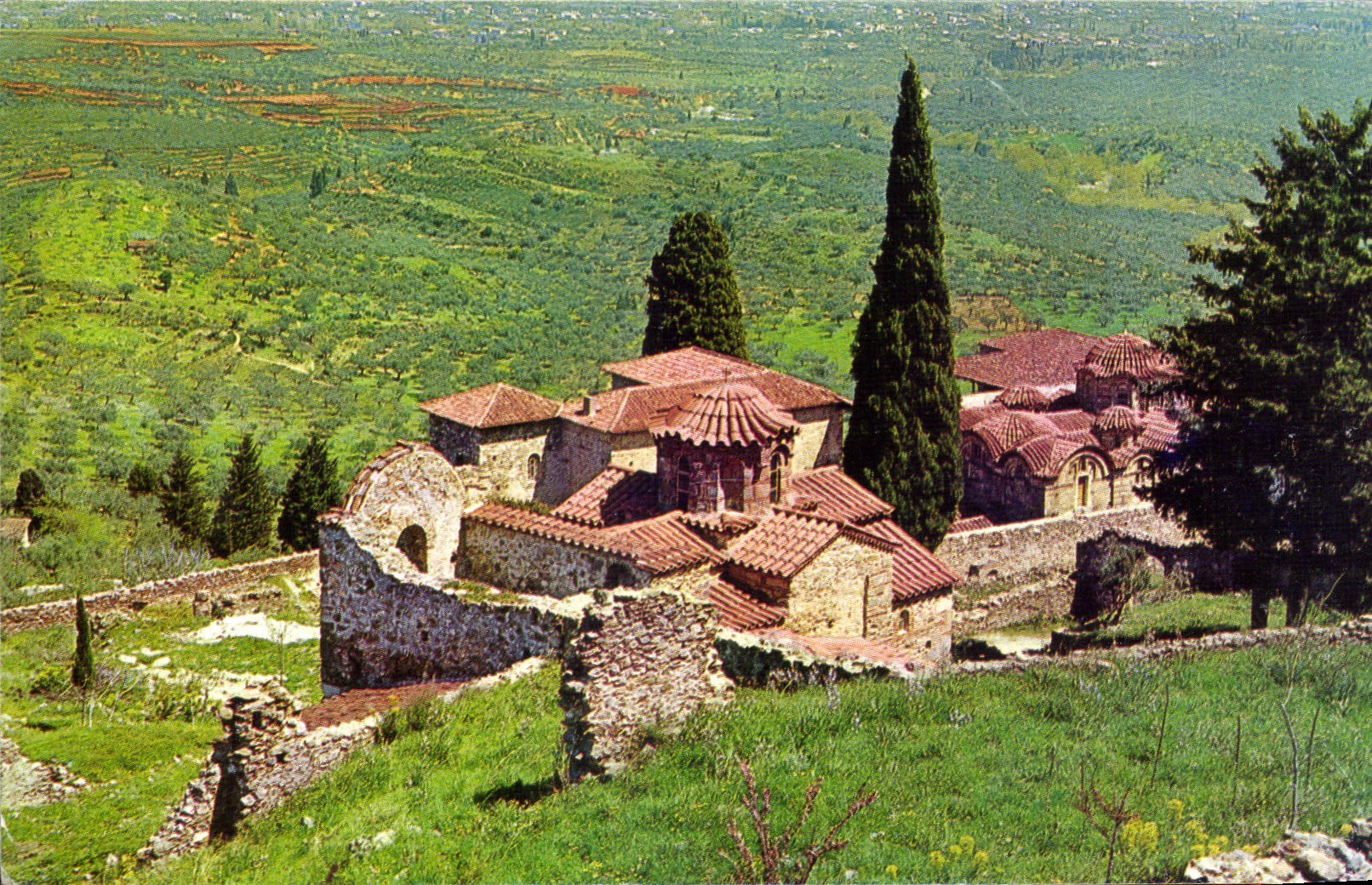 Mystras — Brillant échantillons d'architecture byzantine et d'art — Olympic Airways
