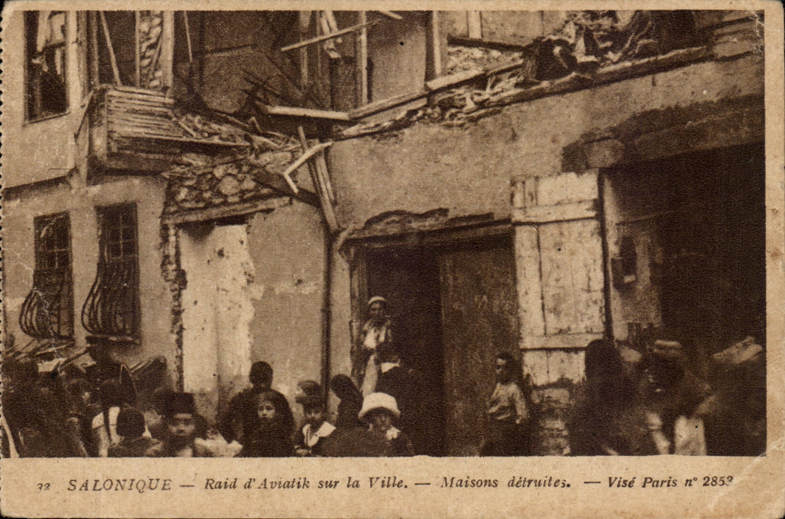 CPA Grece Greece Salonique Raid d'Aviatik sur la ville Maisons detruites