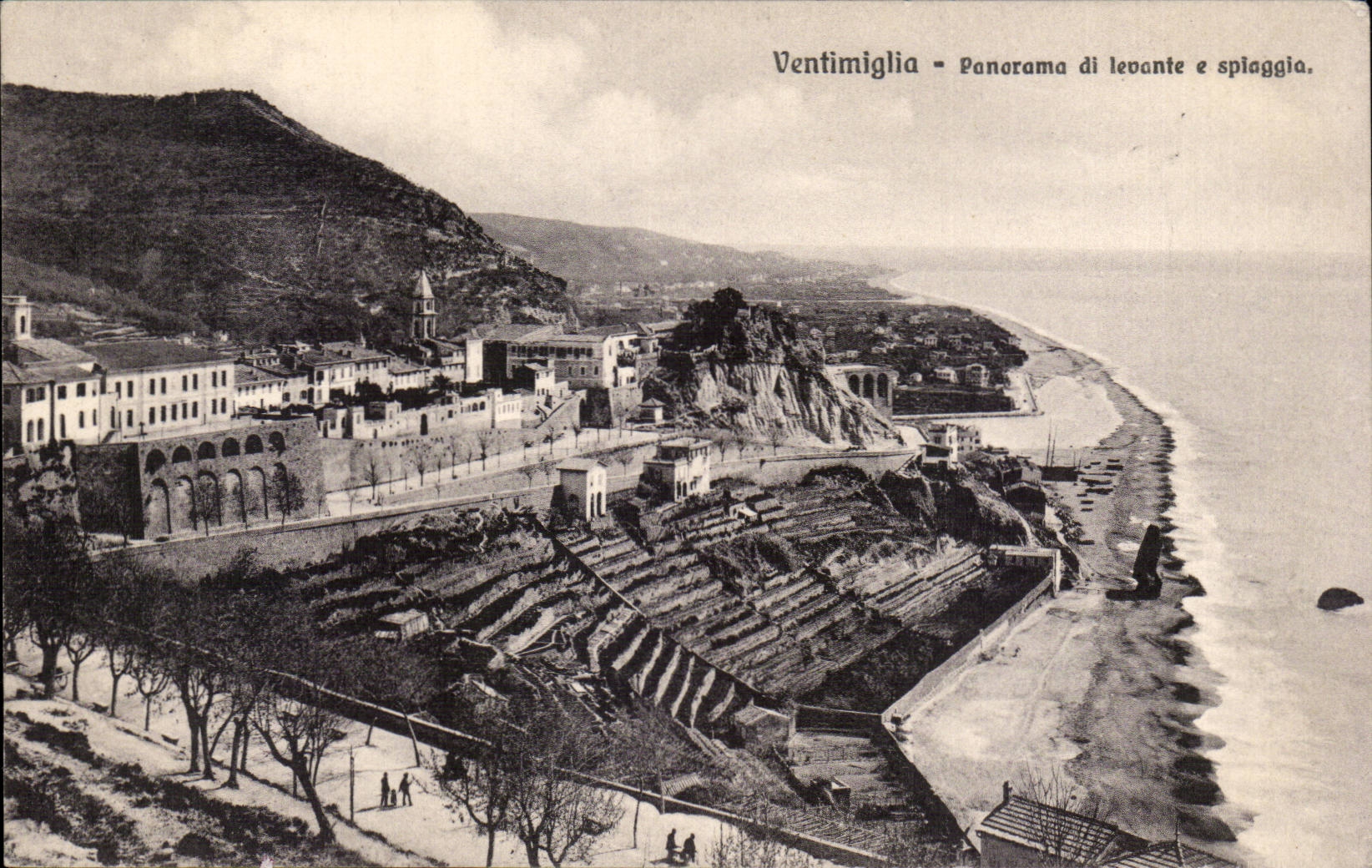 CPA Italie Italia VEntimiglia Panorama di levante e spiaggia