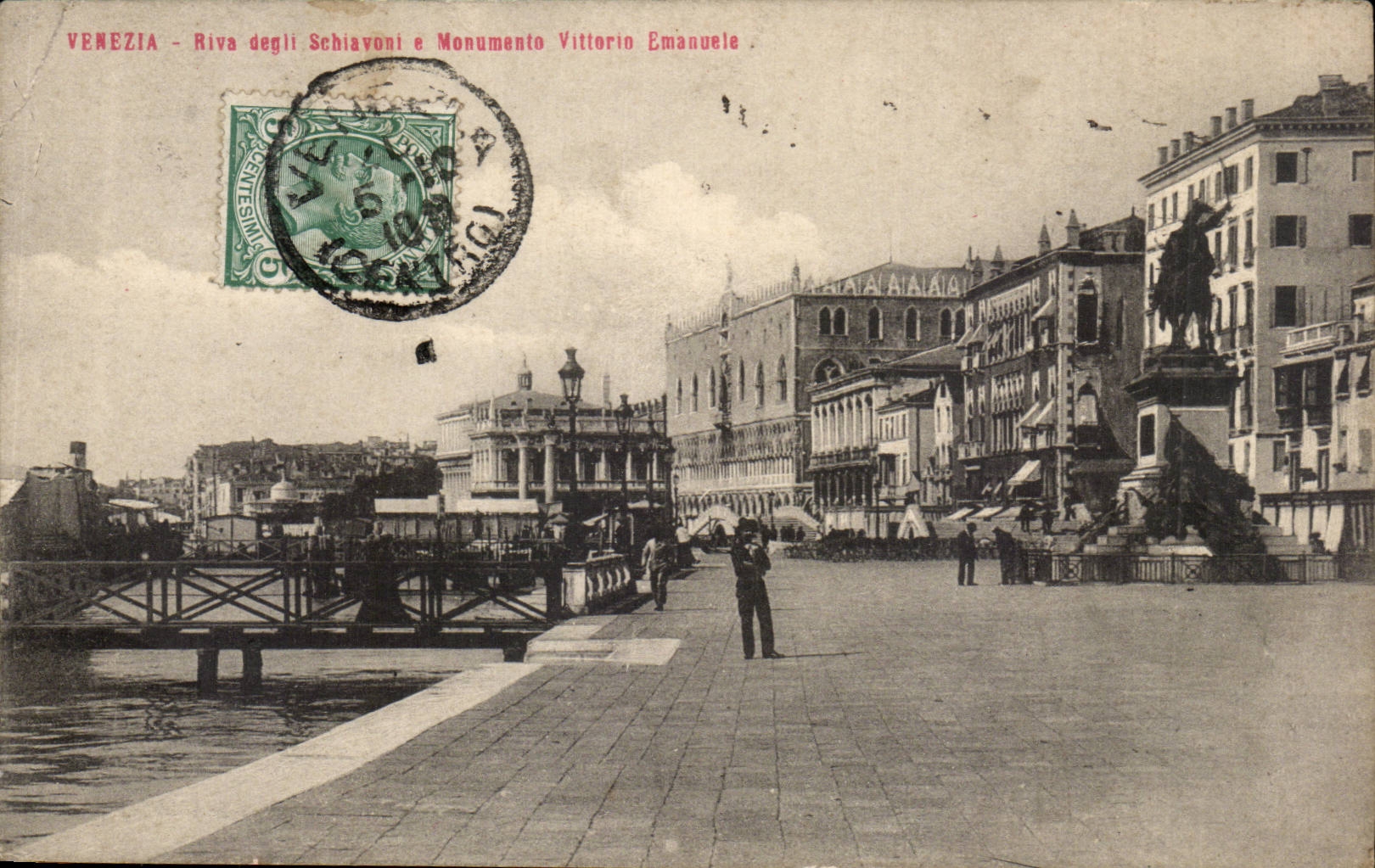 CPA Italie Italia Venezia Riva degli Schiavoni e Monumento Vittorio Emanuele