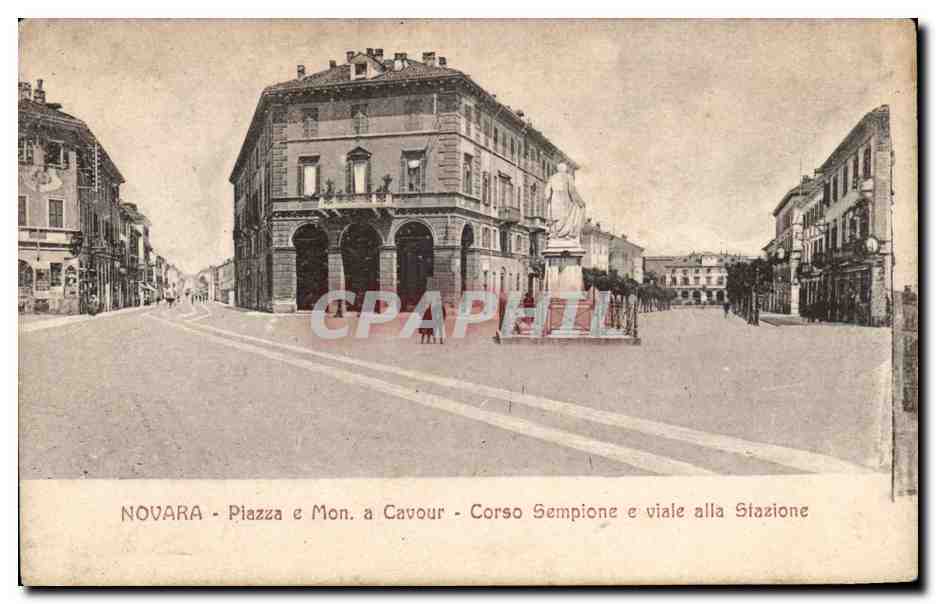 Italia - Italie - Italy - Novaro - Piazza e mon a Cavour - Alla Stazione - CPA 