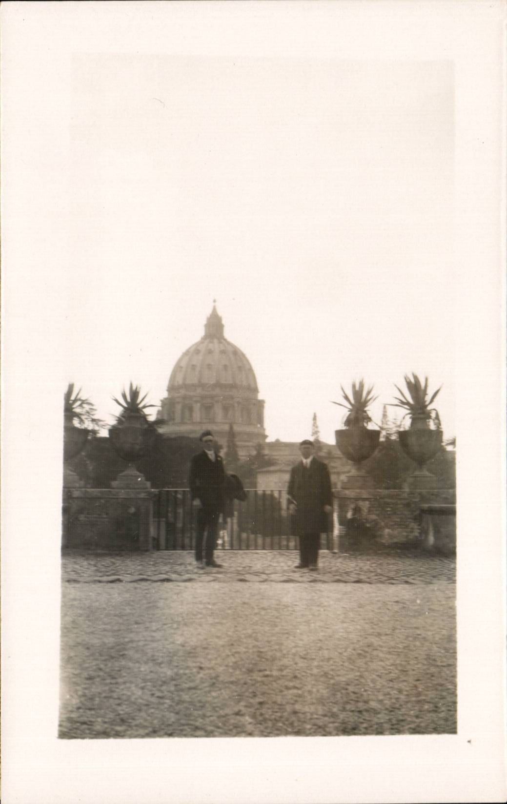 CARTE PHOTO Italia - Italie - Italy - Roma - Rome - Avril 1929 - La jerdin du Vatican - CPA 