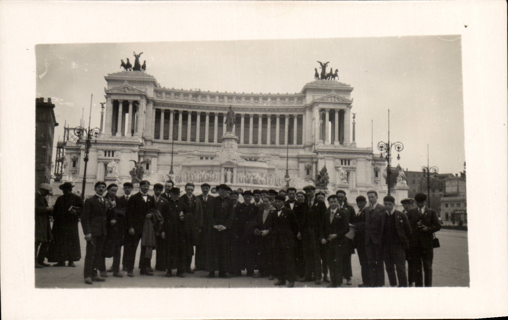 CARTE PHOTO Italia - Italie - Italy - Rome - Roma - Avril 1929 - Monument Victor Emmanuel CPA 
