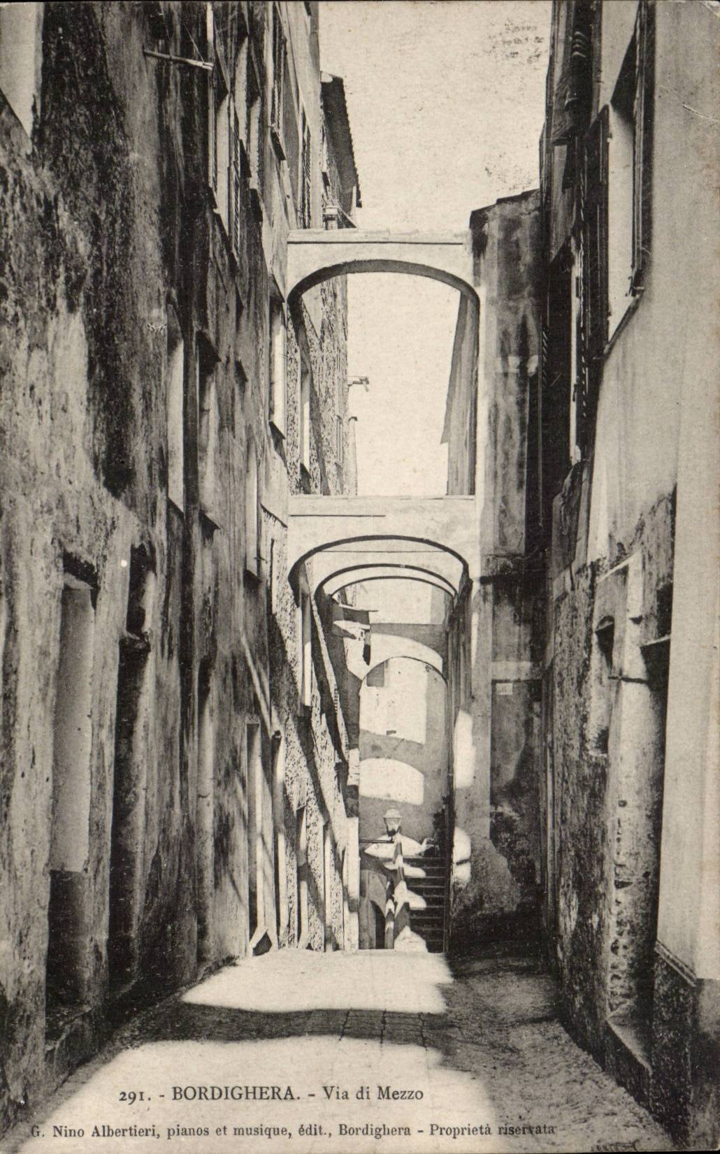 Italia - Italie - Italy - Bordighera - Via di Mezzo - CPA 