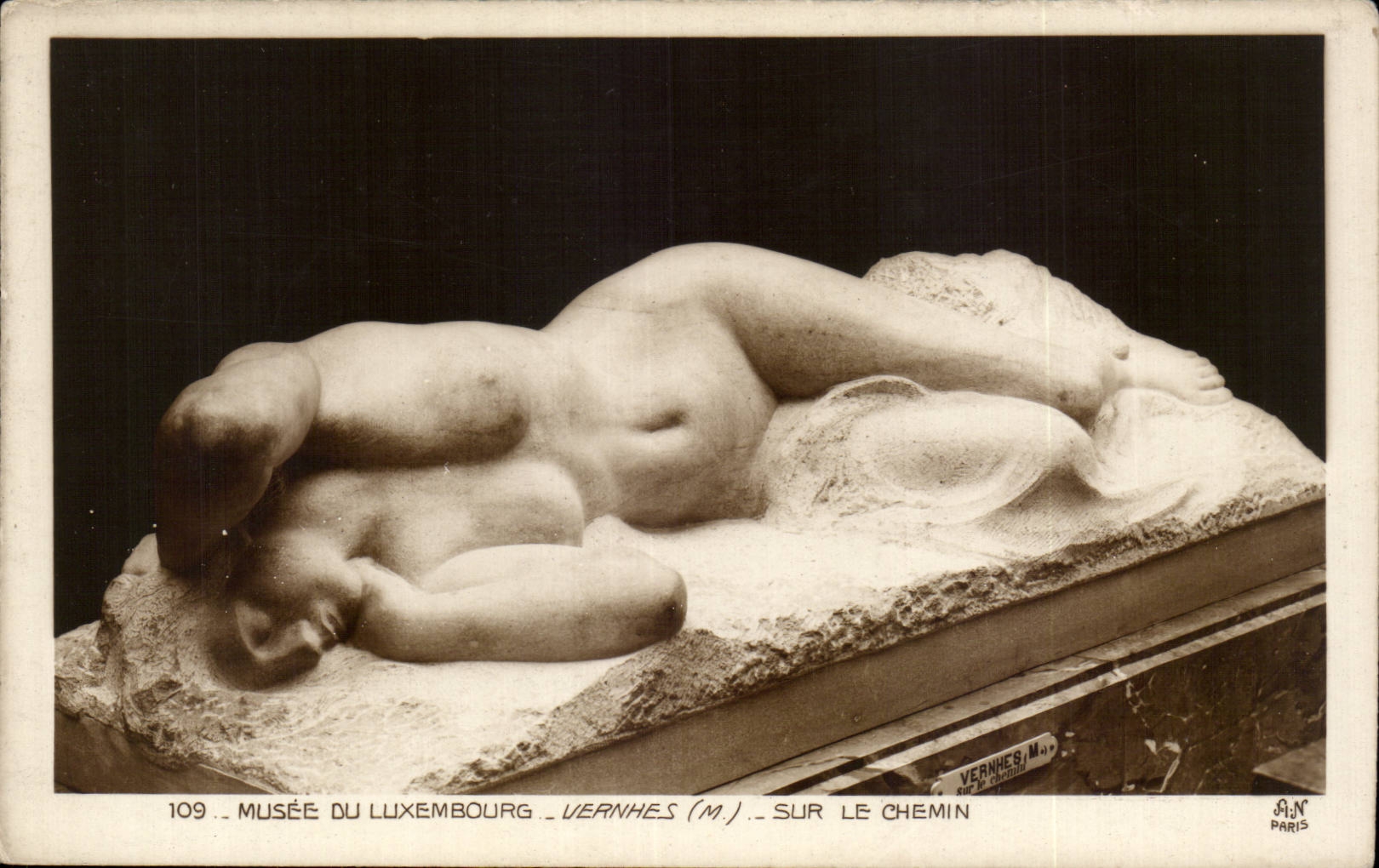 CPA Paris Musee du Luxembourg Vernhes Sur le chemin