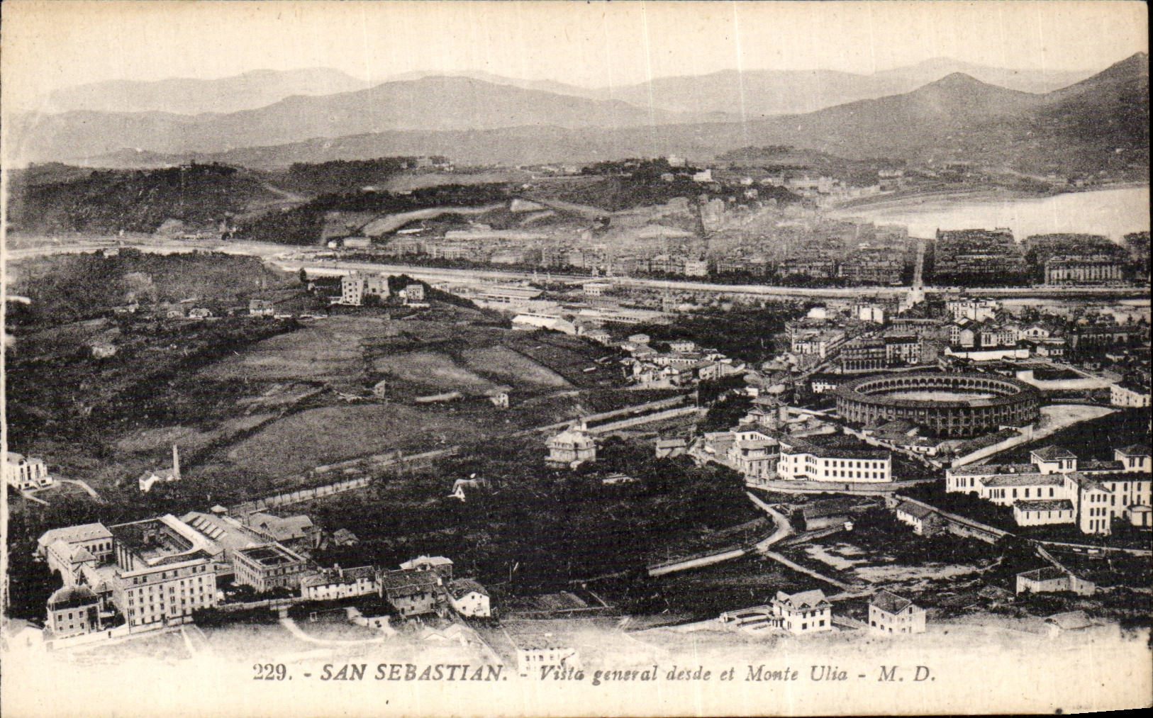 CPA Espagne Spain Espana San Sebastian Vista general desde et Monte Ulia