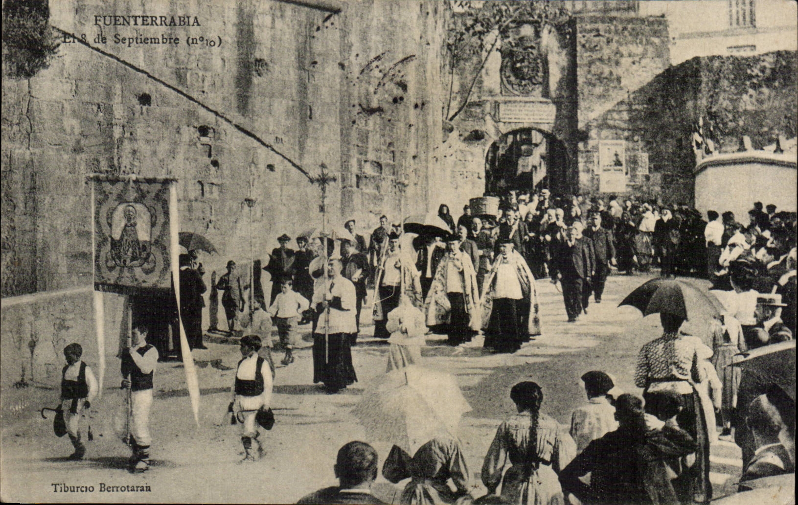 Fuenterrabía — Procession religieuse le 8 septembre — Tiburcio Berrotarán (n°10)
