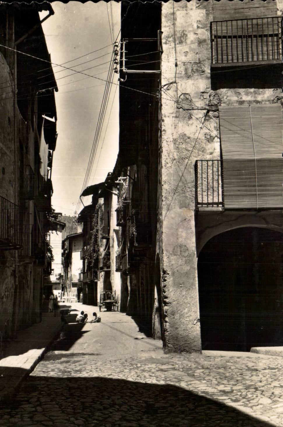 CPA Espagne Spain Espana Seo de Urgel Calle tipica de Santa Maria