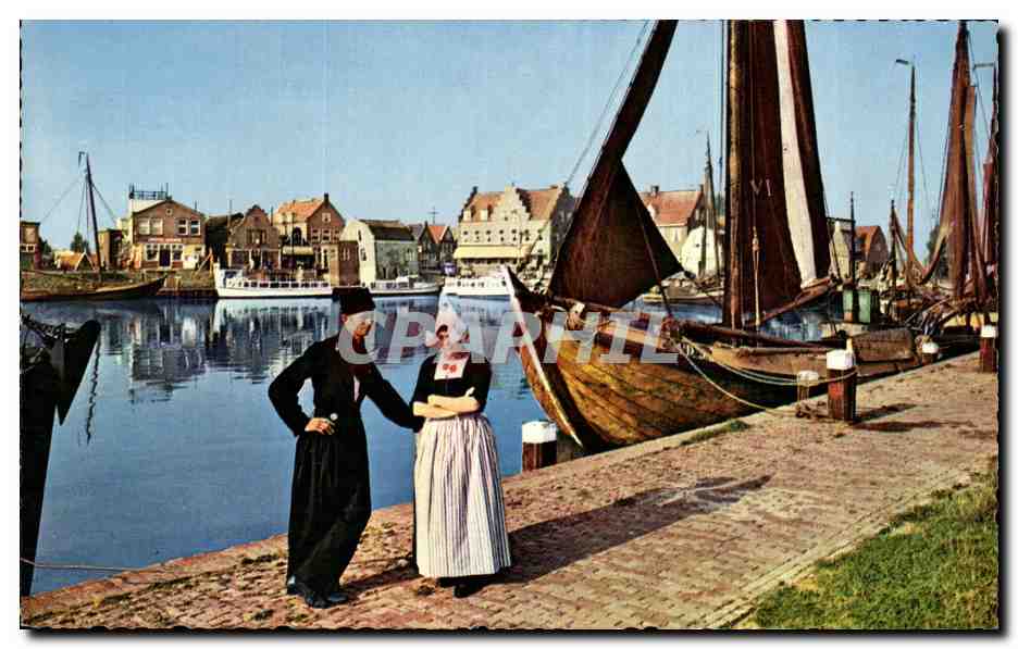 Deux femmes en tenue traditionnelle à Volendam — port de pêche — éditeur Kottare