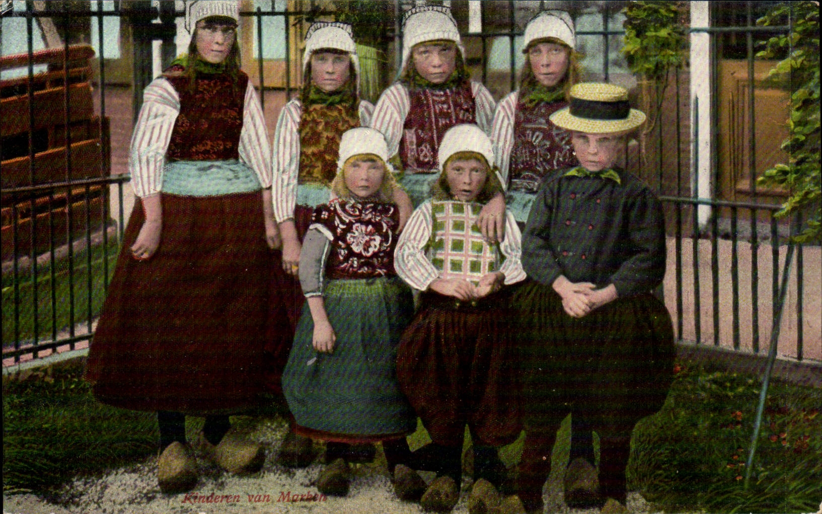 Nederland - Holland - Pays Bas - kind - jonge- meid - Folklore - Costumes - CPA 