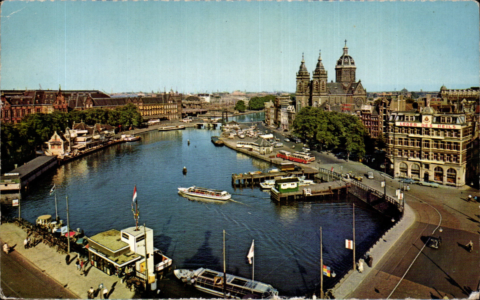Amsterdam — Prins Hendrikkade et église Saint-Nicolas — Leger des Heils