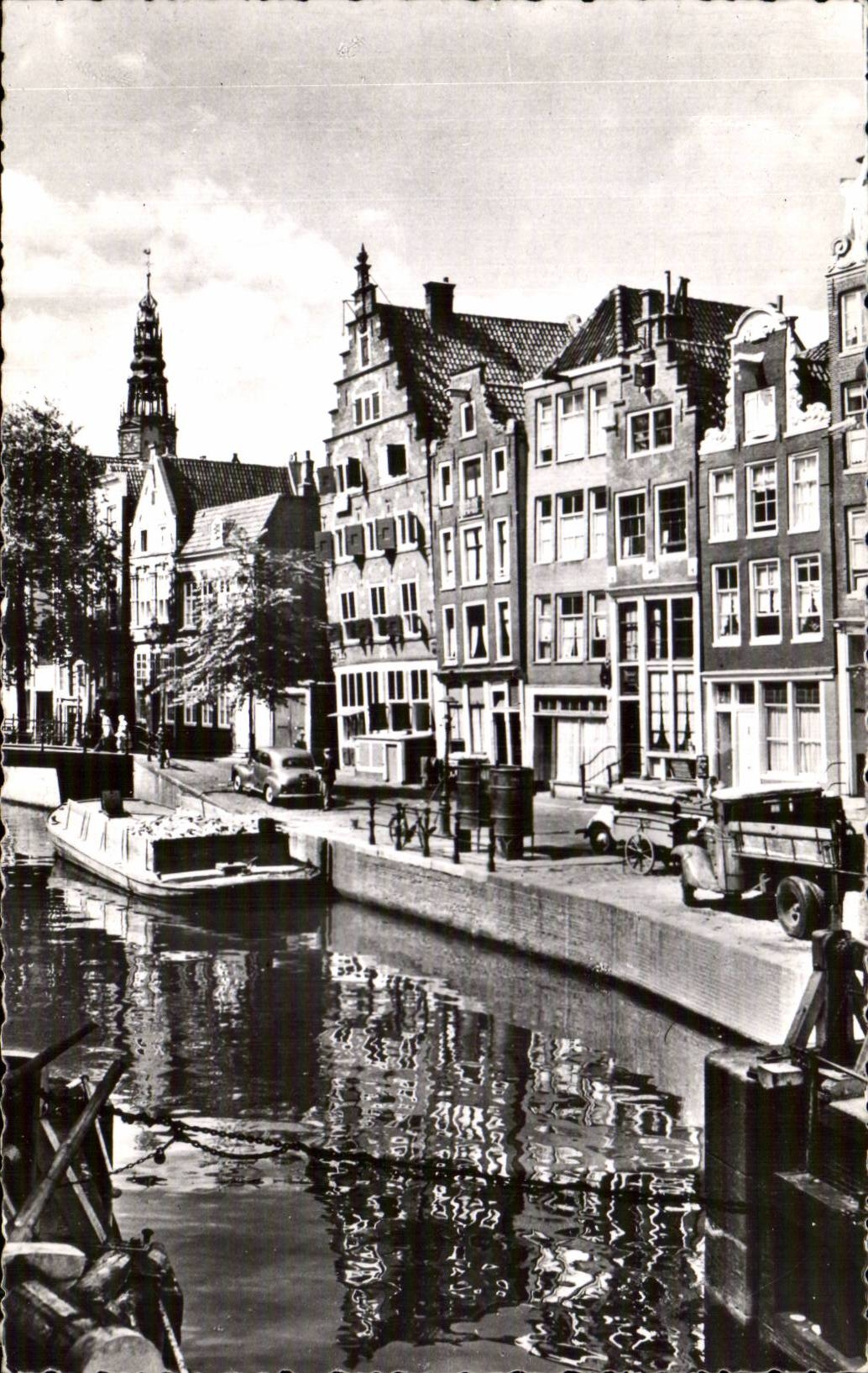 CPA Pays Bas Oud Amsterdam OZ Voorburgwal Holland Folklore Costume