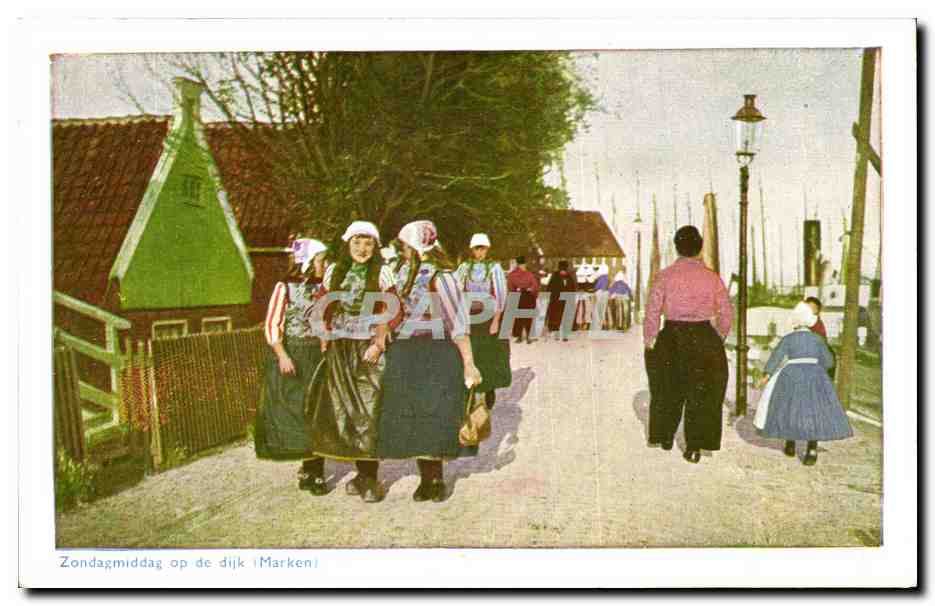 CPA Pays Bas Zondagmiddag op de dijk Marken Folklore 