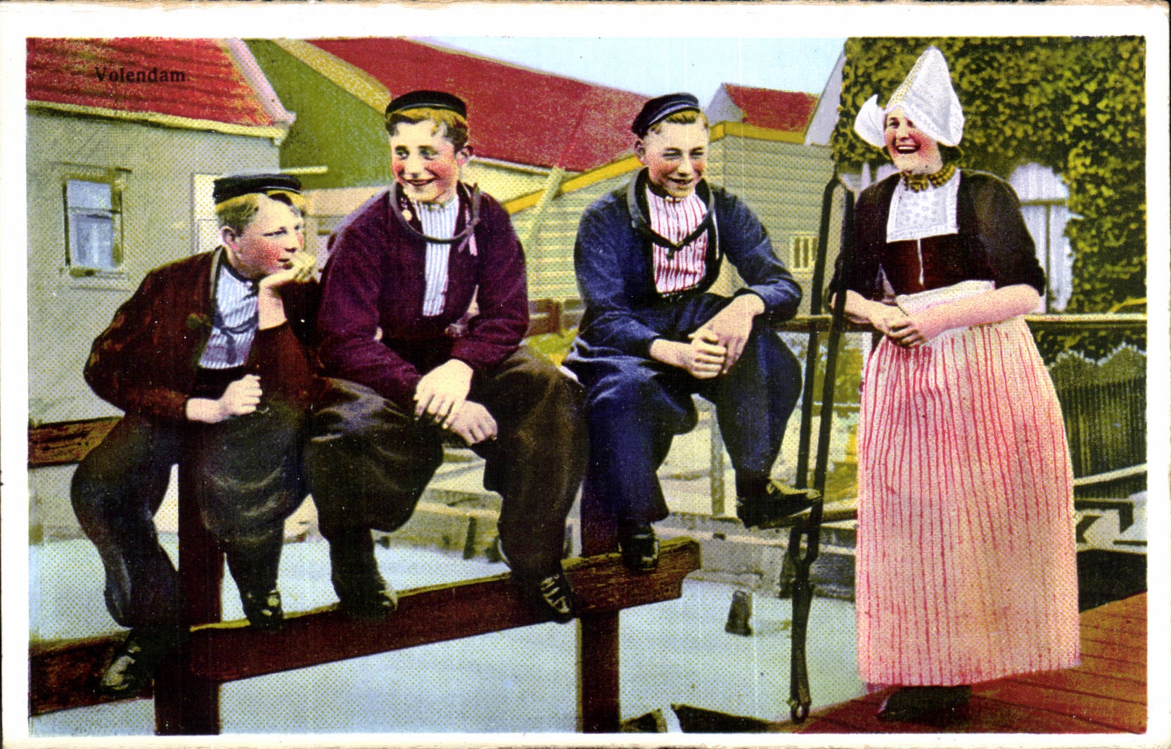 CPA Pays Bas Volendam Folklore Costumes