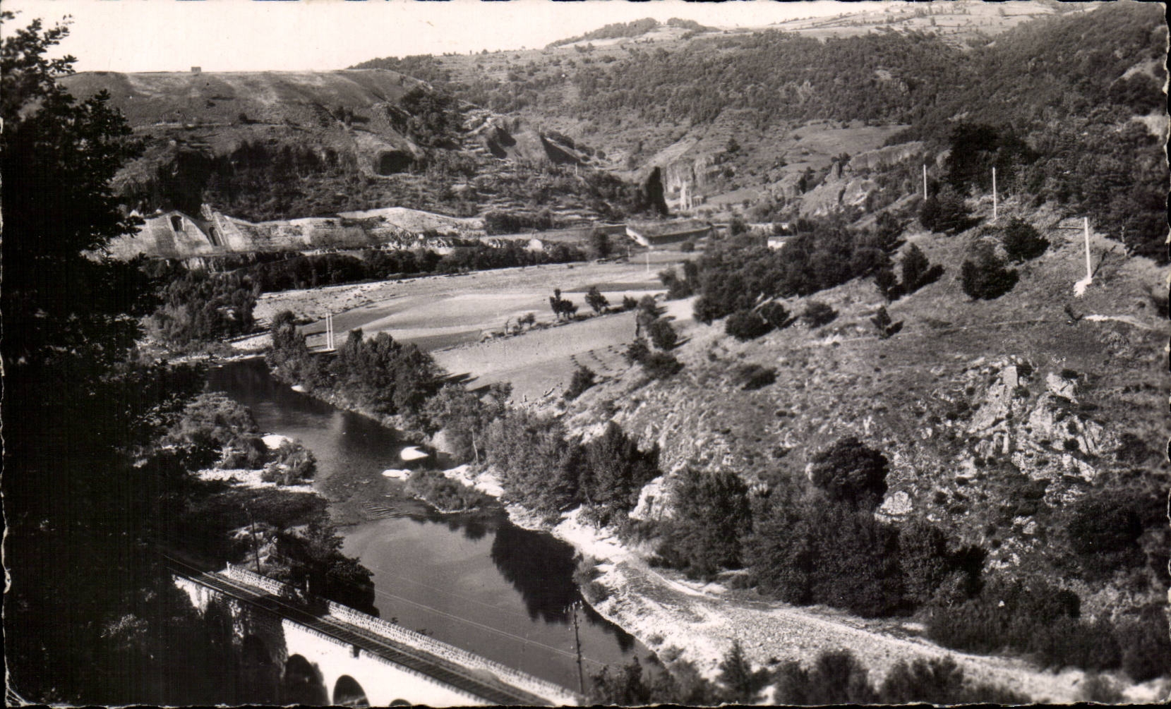 CPSM Prades Le viaduc et la vallee de l'Allier
