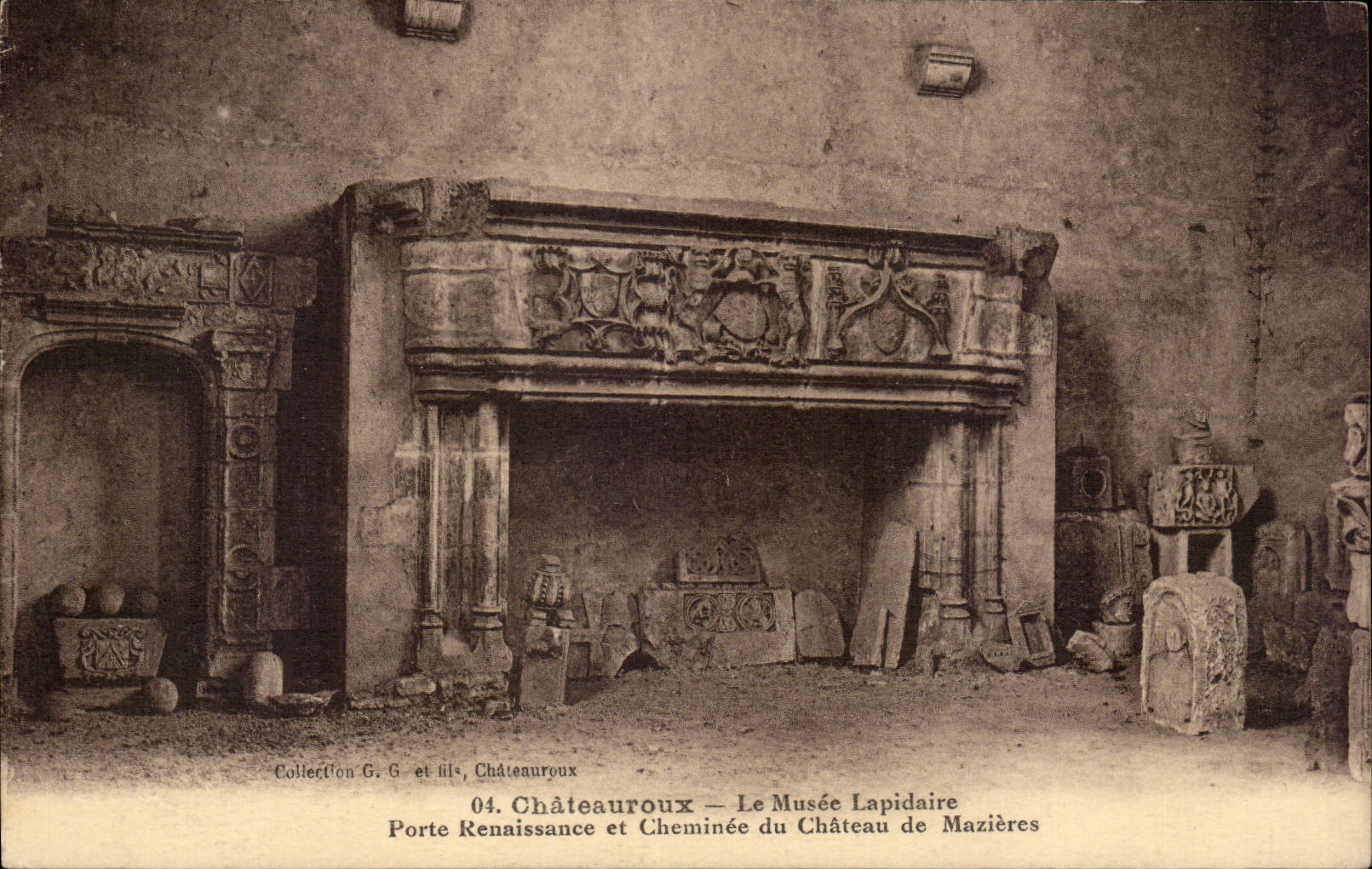 CPA Chateauroux Le musee lapidaire Porte Renaissance et cheminee du chateau de Mazieres
