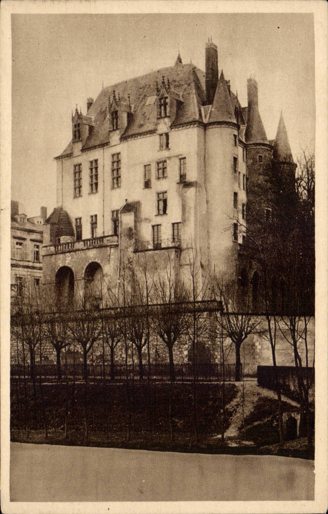 CPA Chateauroux Le chateau Raoul N