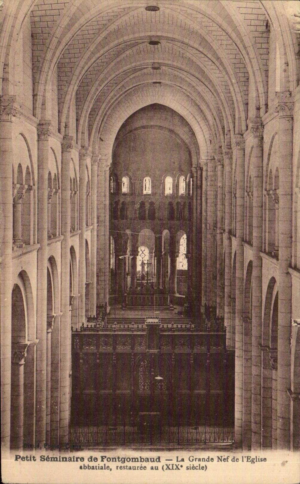 CPA Petit seminaire de Fontgombaud La grande nef de l'eglise abbatiale 