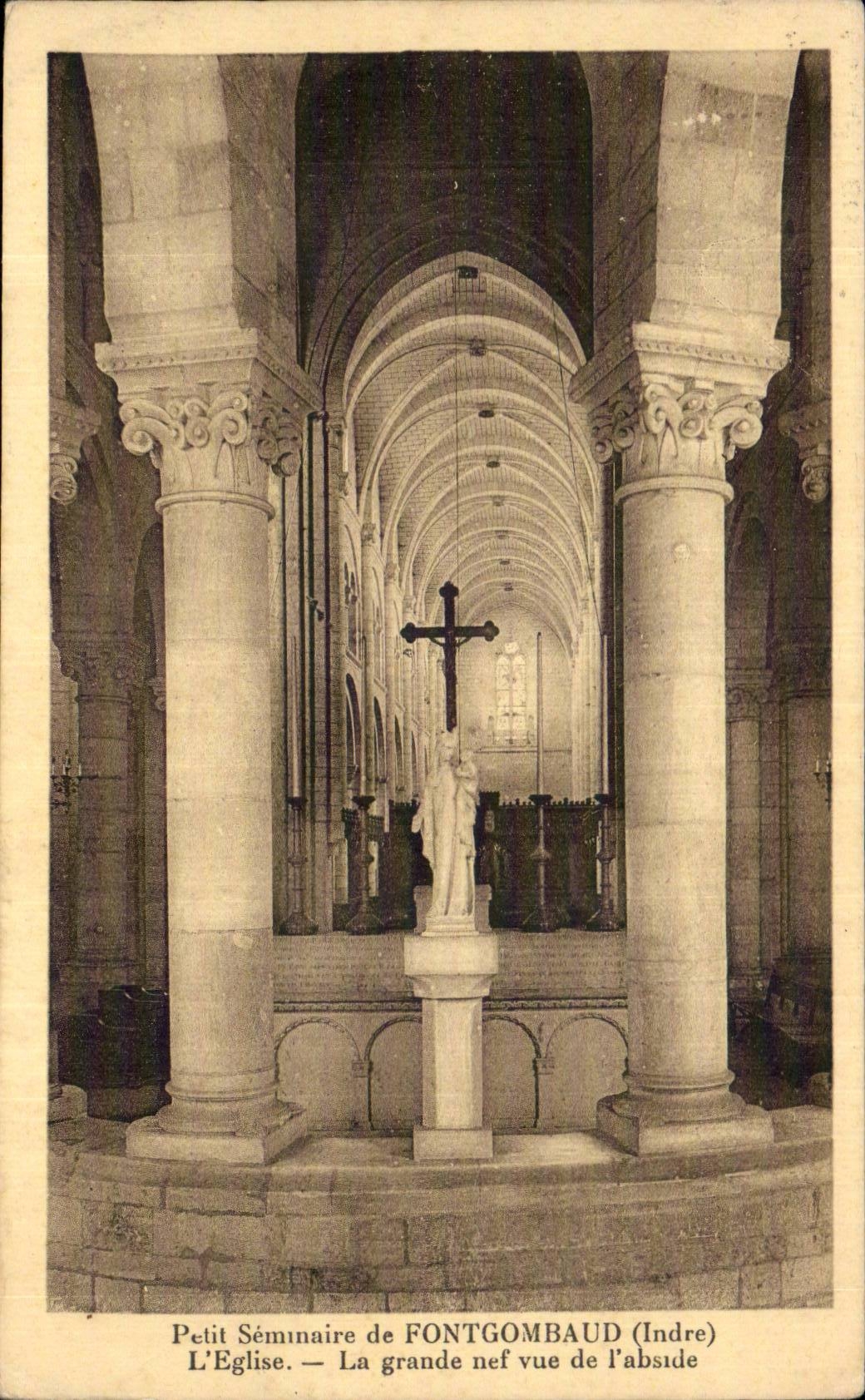 L'Église — La grande nef vue de l'abside — Petit Séminaire de FONTGOMBAUD (Indre)