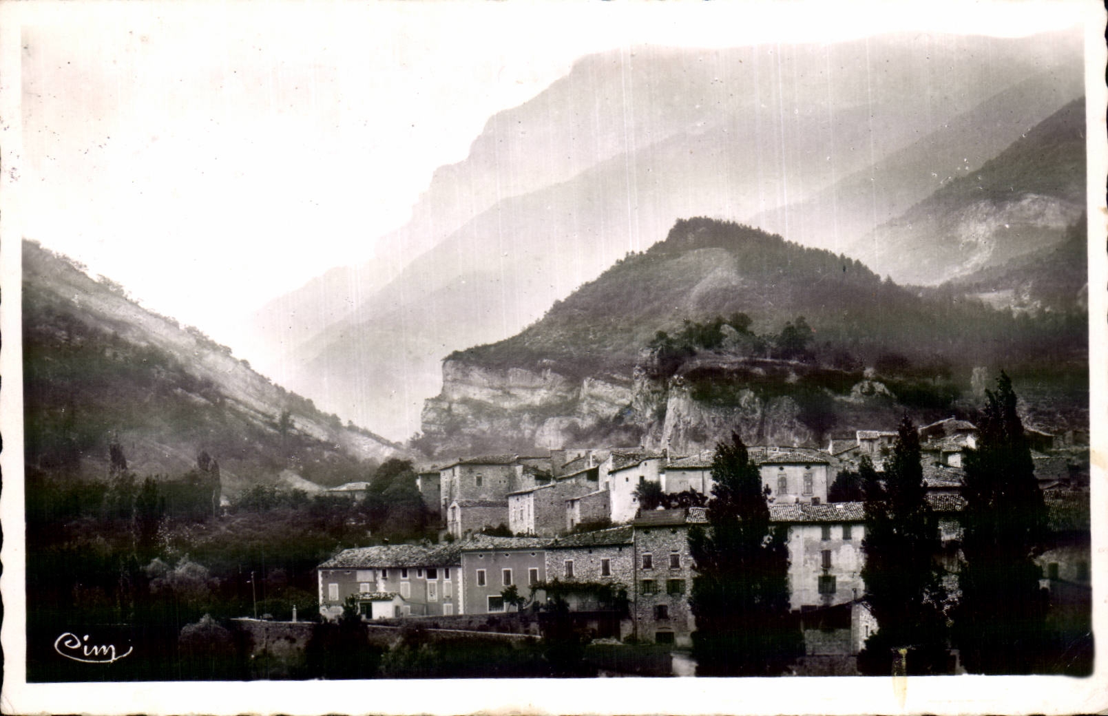 CPSM Chatillon en Diois Echappee sur la ville et le Mont Glandaz (alt 2045m)