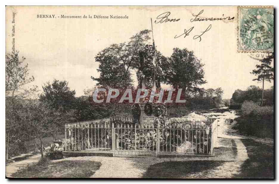 Bernay - Monument de la Défense Nationale — Collection Walter, Bernay