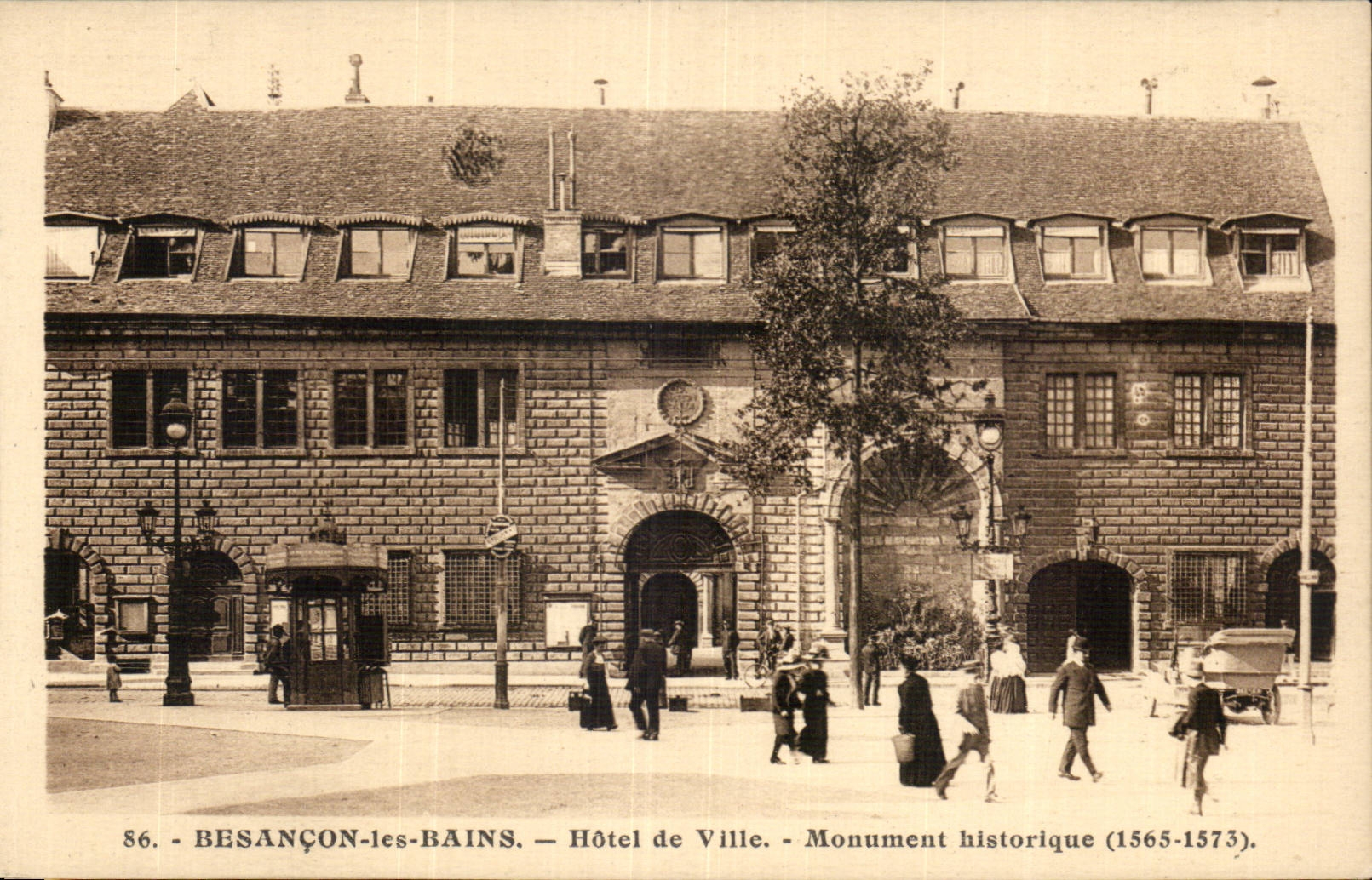 CPSM Besancon les Bains L'hotel de ville