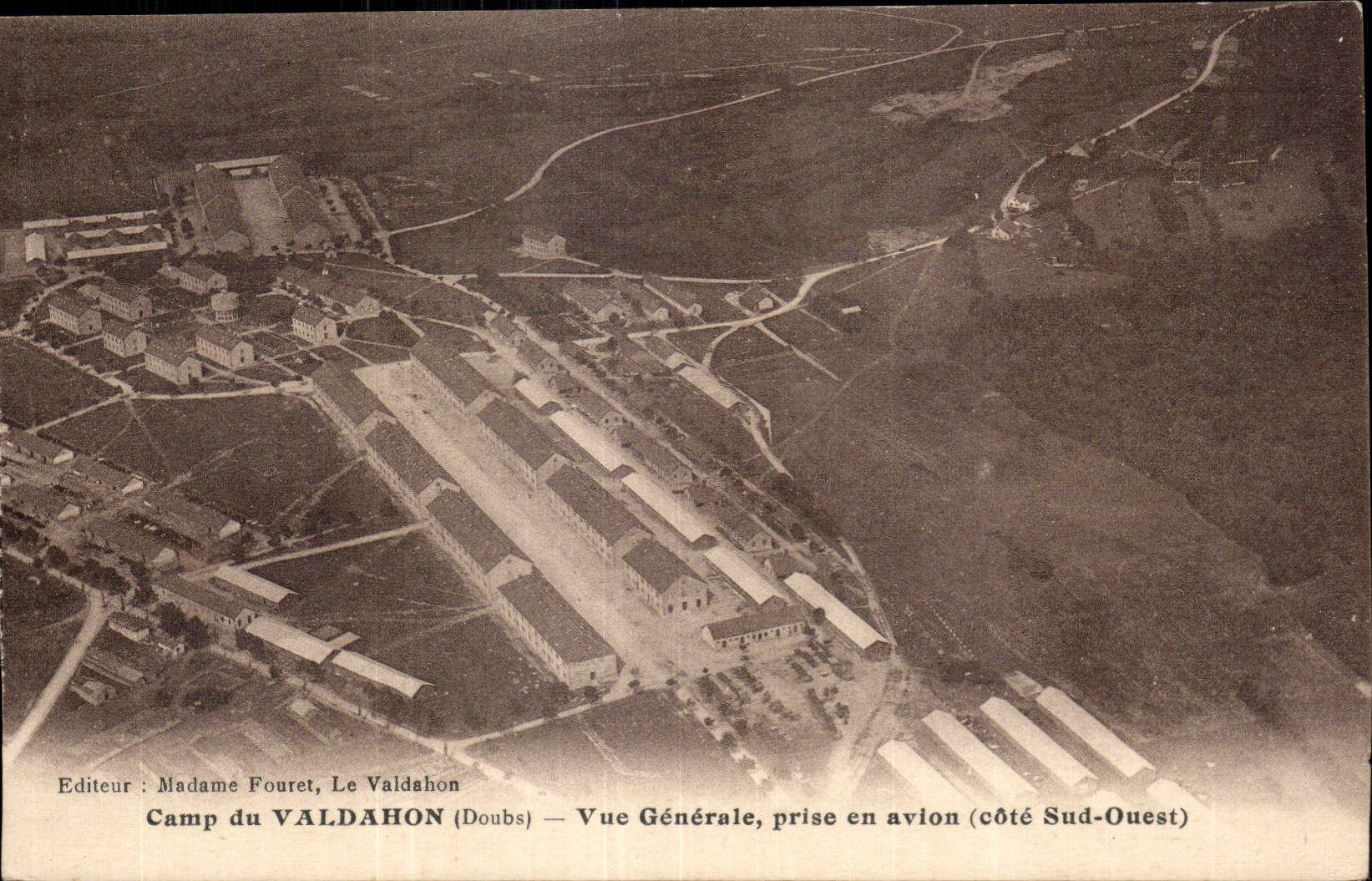 Lager von VALDAHON (Doubs) — Allgemeiner Blick, aufgenommen von einem Flugzeug (Südwestseite) — Madame Fouret, Le Valdahon