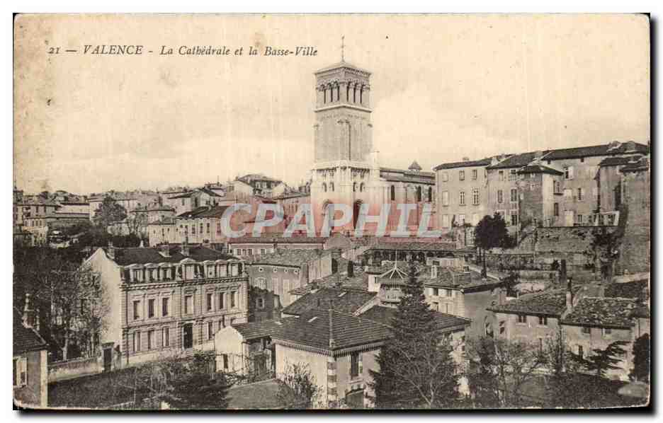 CPA Valence sur Rhone La cathedrale et la basse ville