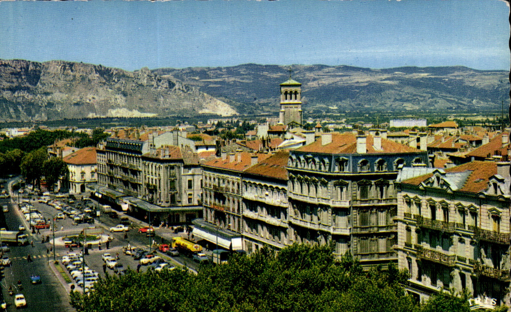 CPSM Valence Place de la Republique et panorama vers Crussol