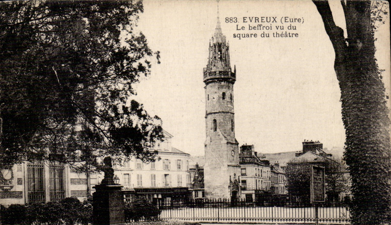 CPA Evreux Le beffroi vu du square du theatre