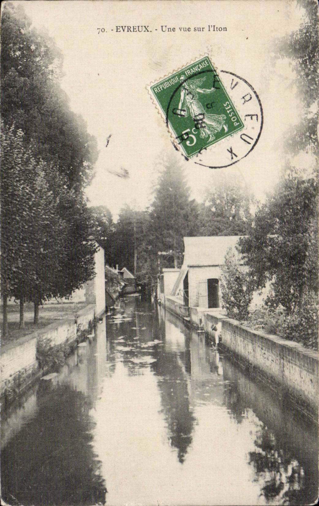 CPA Evreux Une vue sur l'Iton