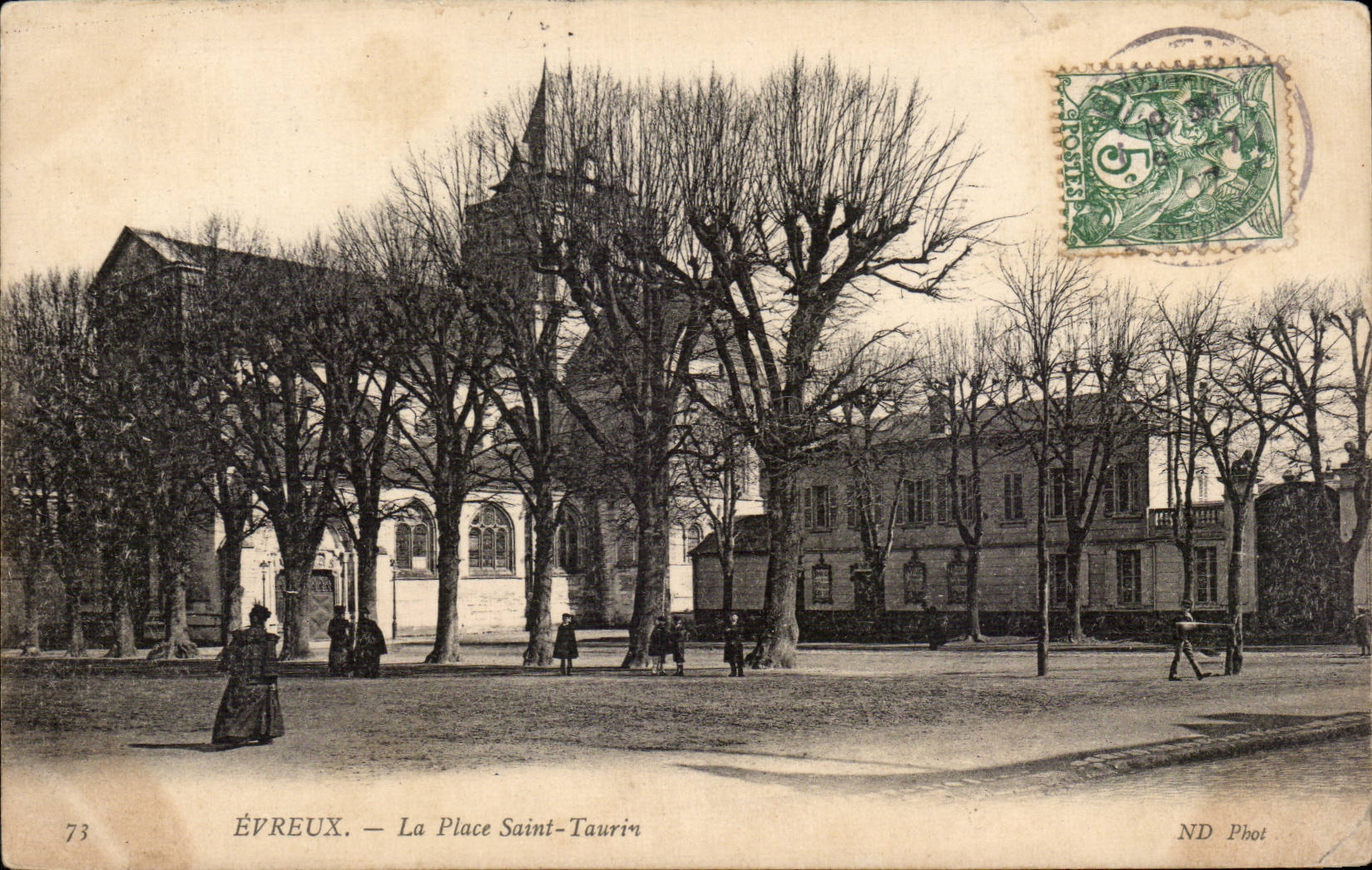 CPA Evreux La place Saint Taurin
