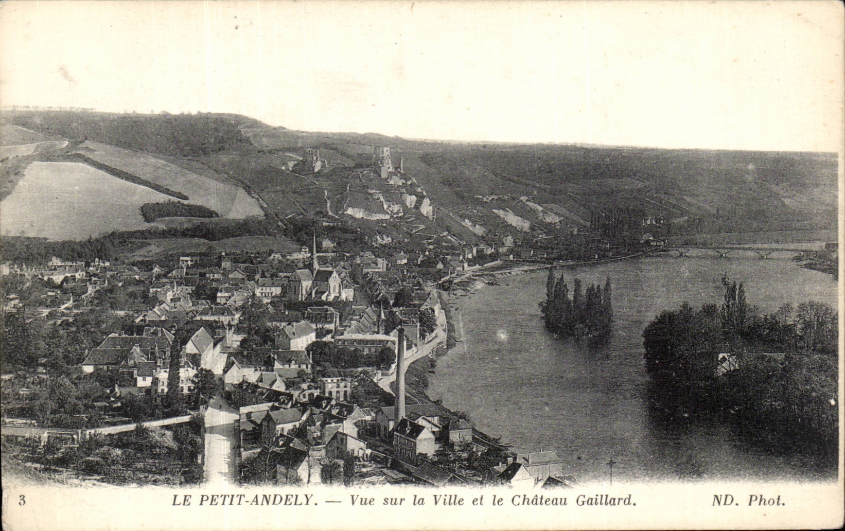 Le Petit-Andely — Ansicht der Stadt und des Schlosses Gaillard. ND. Foto.
