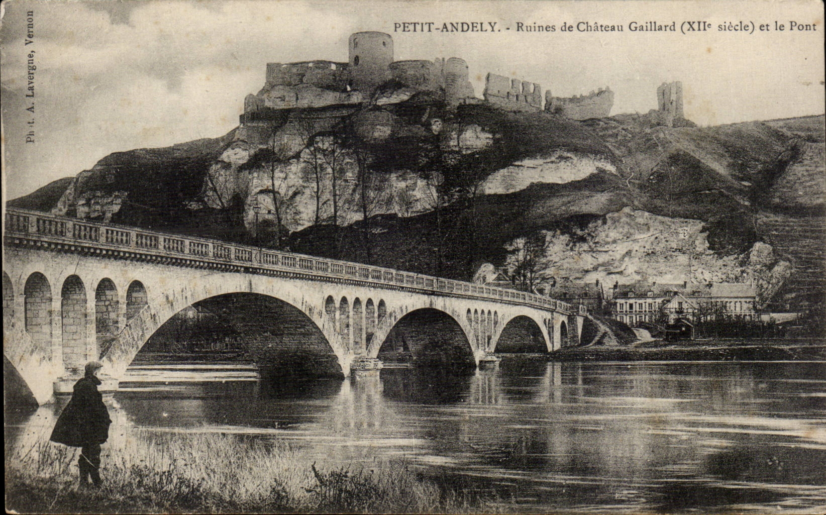CPA Le petit Andely Ruines du chateau Gaillard (12eme) et le pont
